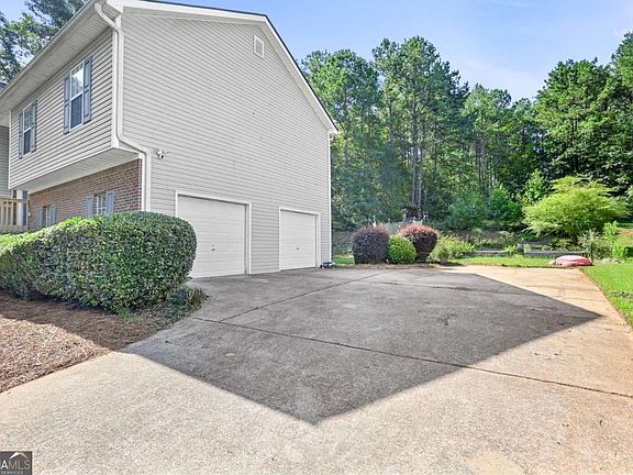 3rd image of 35 Hidden Brook Trl