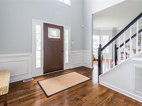 4th image of 10925 Brunson Way