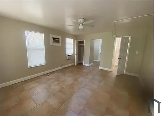 1822 N Dixie Hwy #5 — Photo 1