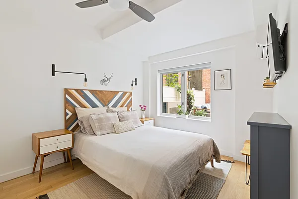 Sold by Compass | media 4