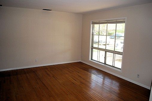 2nd image of 1304 Arkansas Ave