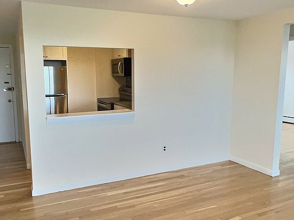4th image of 1039 Commonwealth Ave APT 37