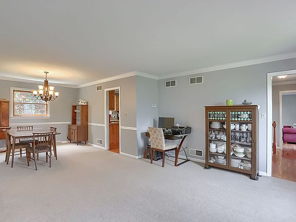 5th image of 324 Green Fields Ct