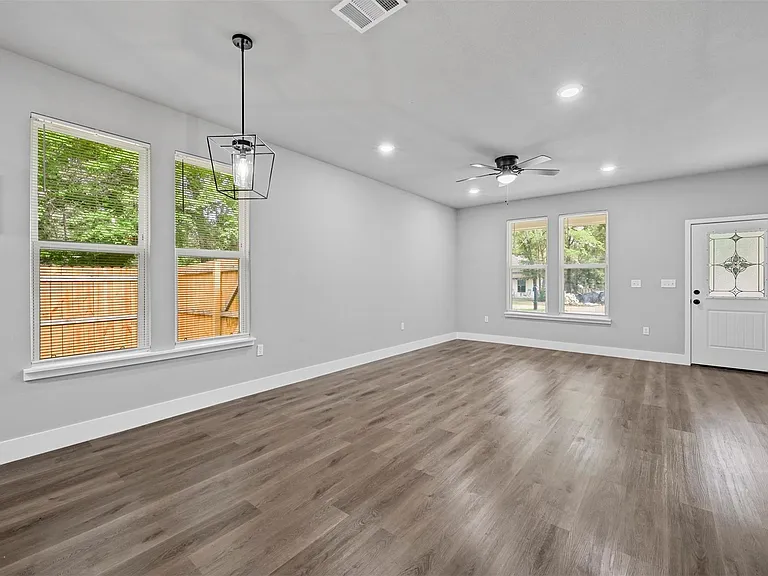 6147 Shawnee Dr — Photo 8