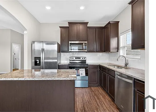 1420 Mackinac Dr