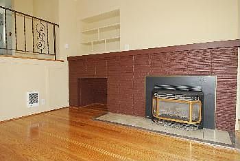 3rd image of 919 Ellinor Ave