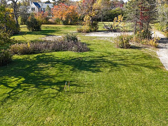 2nd image of 1930 Sunset Ridge Rd