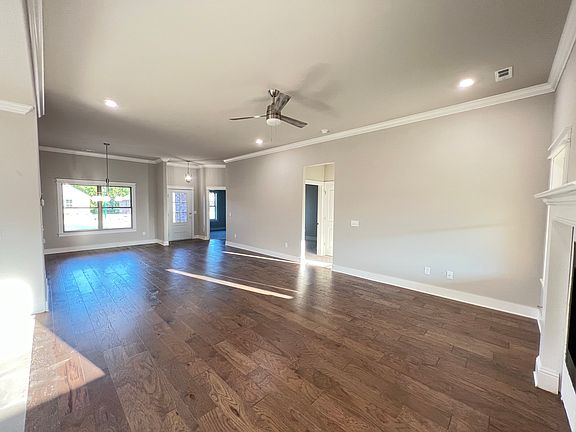 4th image of 2401 N Kathryn Ln
