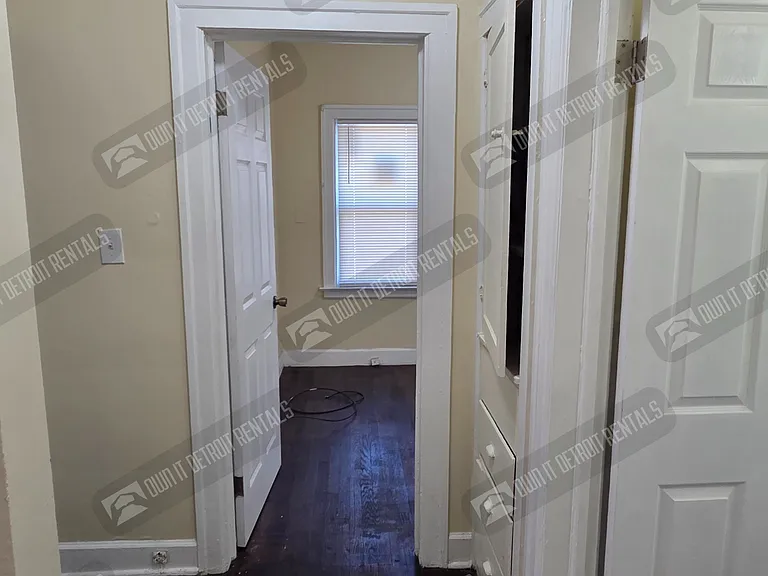 13918 Roselawn St — Photo 15