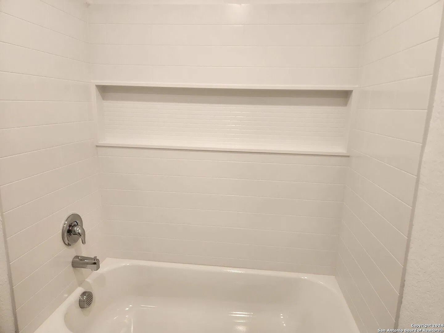 Desirable home for rent in Silos with 4 beds, 2 bath! — Photo 4