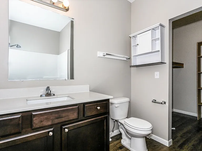 421 S Longbranch Dr — Photo 6