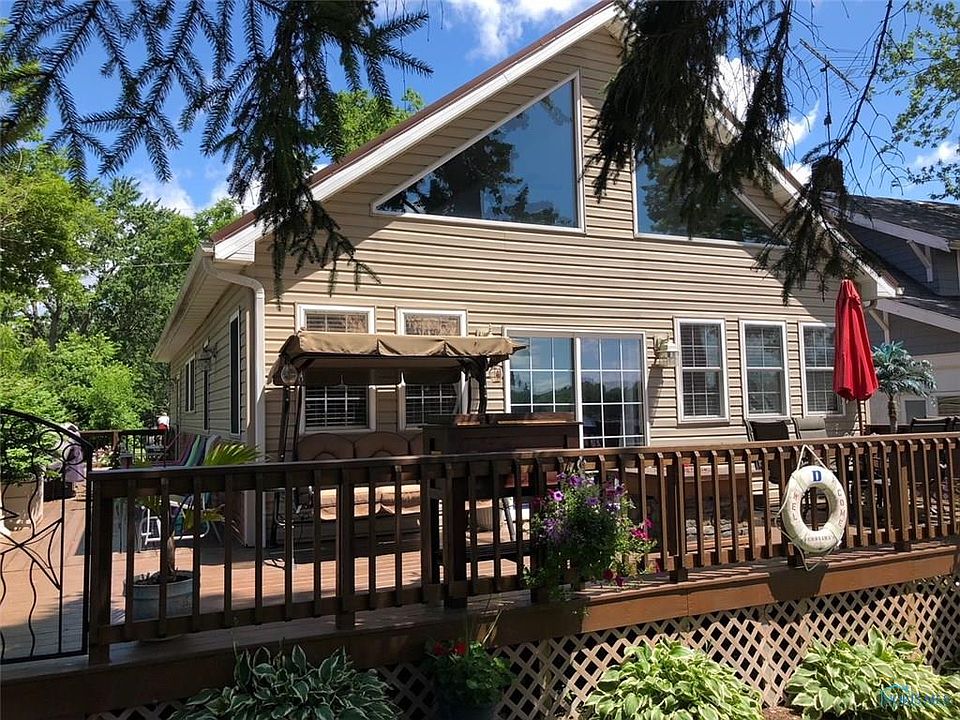 1st image of 164 Lakeshore Dr
