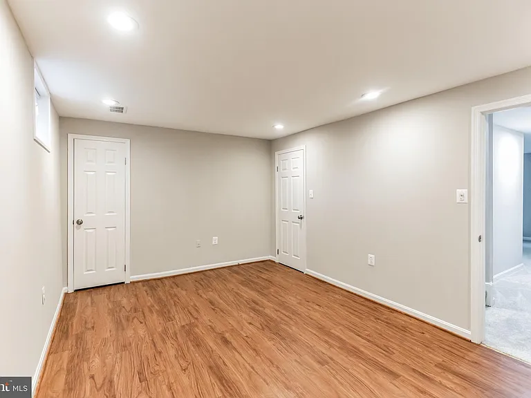 5335 Lake Cove Ct — Photo 24