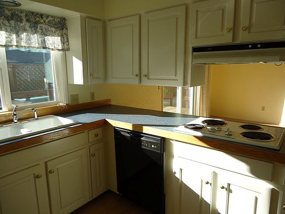 5th image of 201 Sunland Dr