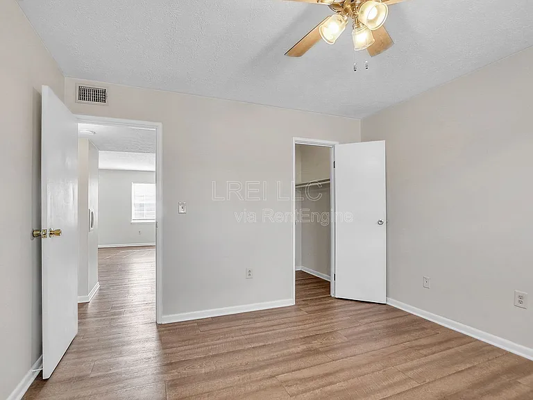 3325 Breckenridge Ln #4 — Photo 6