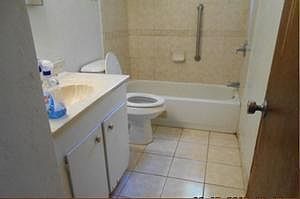 3rd image of 4507 SE 1st Pl