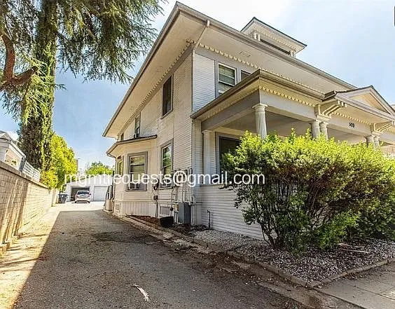 Building Photo - 509 W Olive Ave #3