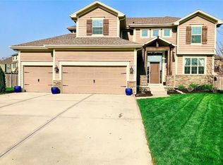 21050 Crestview St, Spring Hill, KS 66083