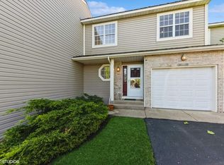 17613 W Horseshoe Ln, Gurnee, IL 60031