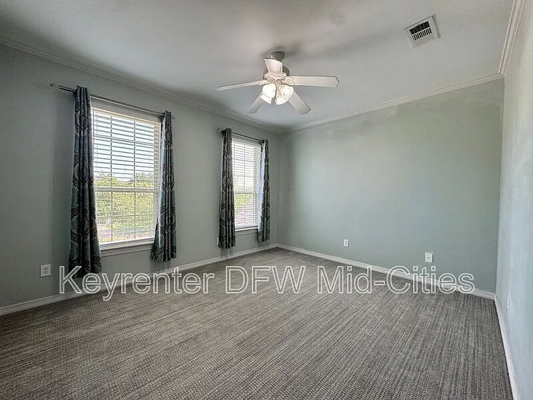 2417 Creekside Cir S — Photo 29