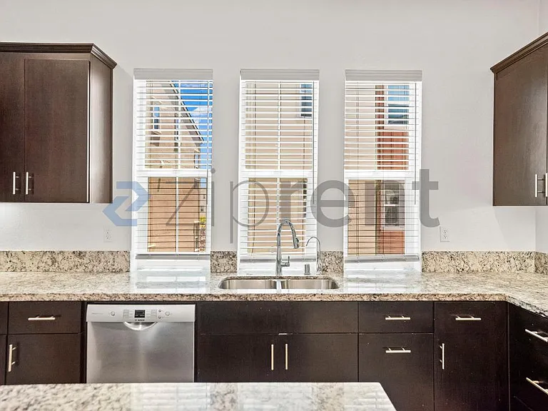 2109 Donnells Ln — Photo 15