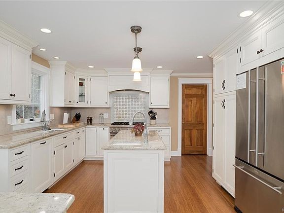 5th image of 6501 Hillcroft Dr