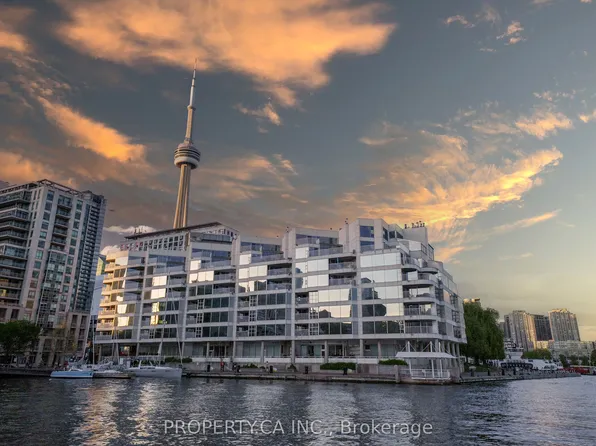 401 Queens Quay W #707, Toronto, ON M5V 2Y2