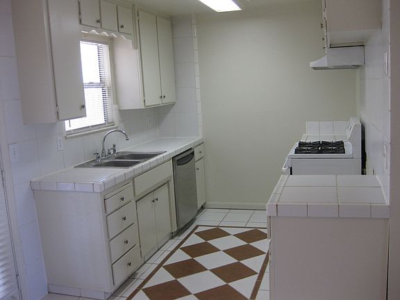 2nd image of 1017 Forestal Ln