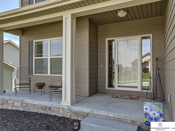 2nd image of 19517 Wirt St