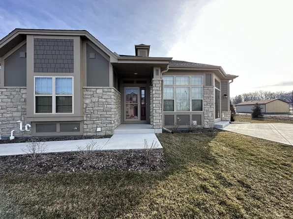 13745 Creekside Pass #1, Brookfield, WI 53005