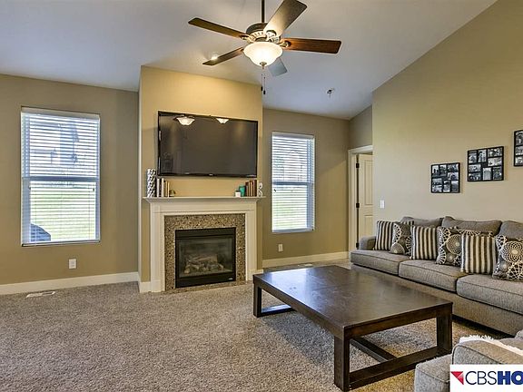 3rd image of 214 Castle Pine Dr