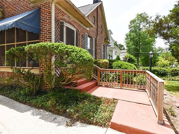 3rd image of 2135 Wright Ave