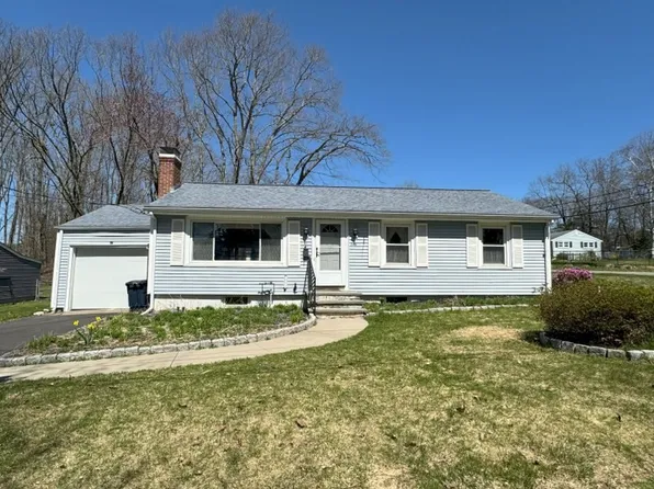 60 Rolling Ridge Rd, Holden, MA 01520