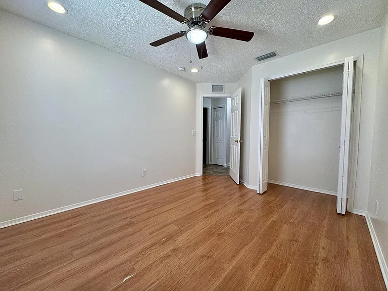 948 Grassy Island Ln — Photo 8