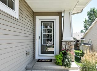 4720 Walnut Grove Ln N, Plymouth, MN 55446