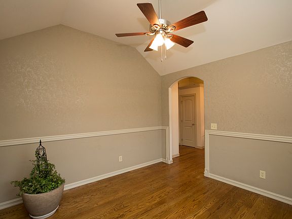 5th image of 5512 N 31st St
