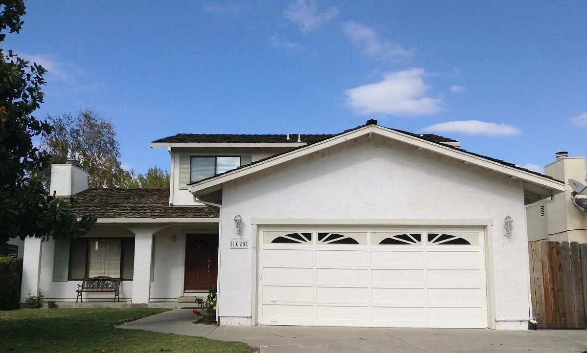 1020 Pear Ct photo 1