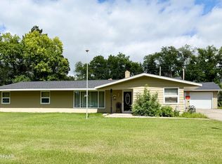 1225 11th Ave, Langdon, ND 58249