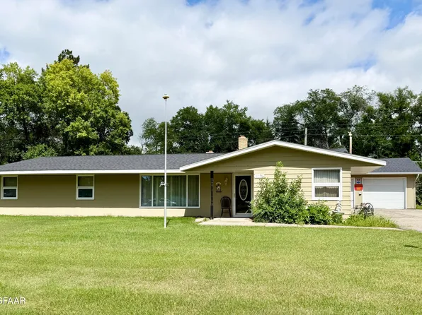 1225 11th Ave, Langdon, ND 58249