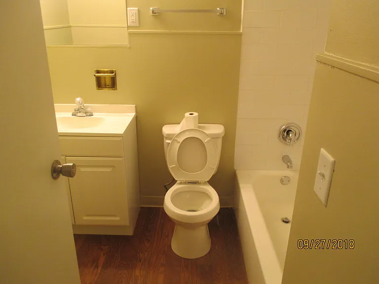 3585 Roswell Dr — Photo 16