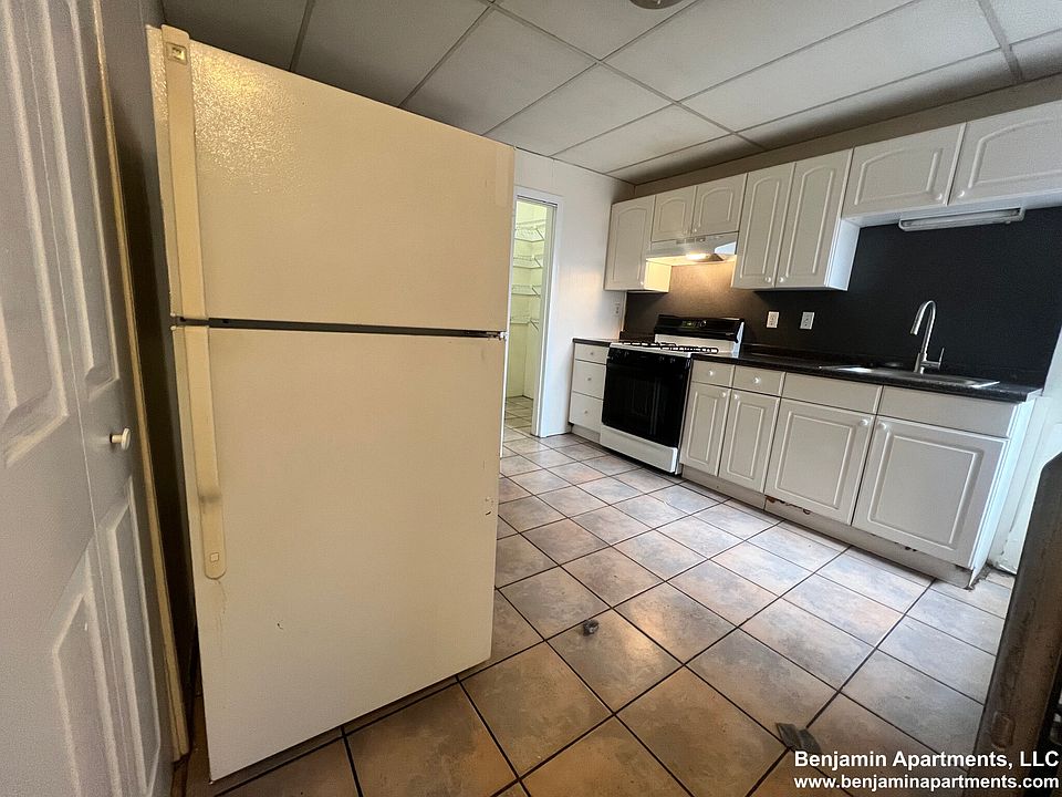 1st image of 433-435 Cambridge St #6
