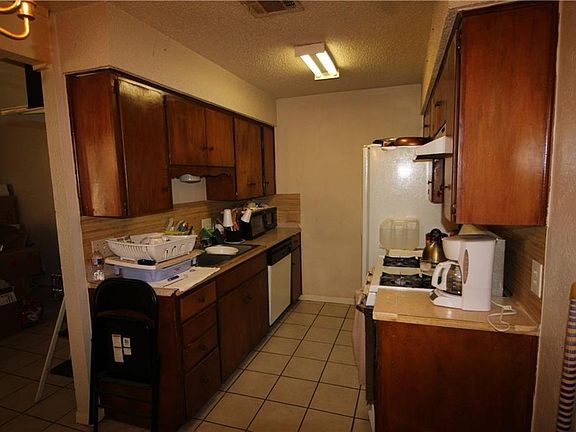 3rd image of 1300 Westcott Dr #A