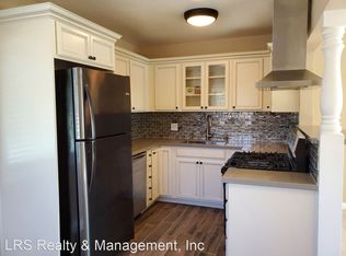 22001 Crespi St, Woodland Hills, CA 91364