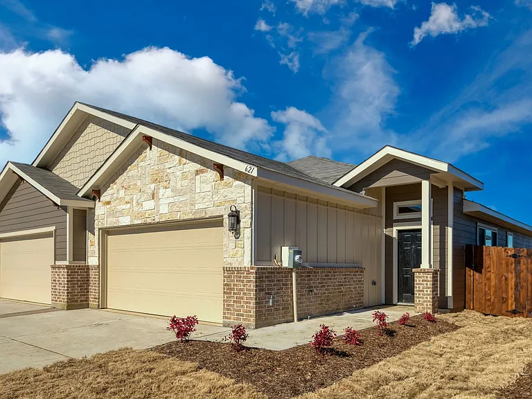 621 Fallow Dr — Photo 2