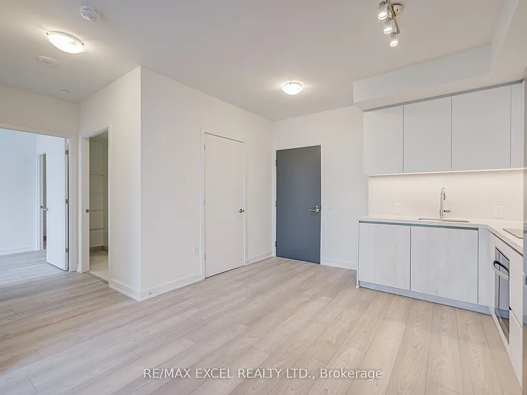 5858 Yonge St #1011 — Photo 13
