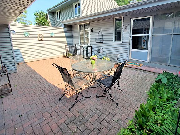3rd image of 2692 Mackubin St