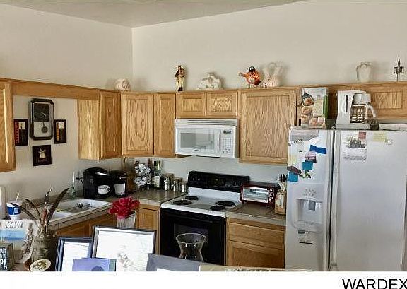 5th image of 2229 Shorewood Dr Unit 101
