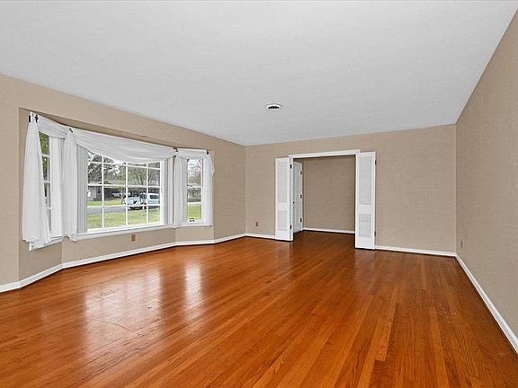 4th image of 1411 Mitchell Rd NW