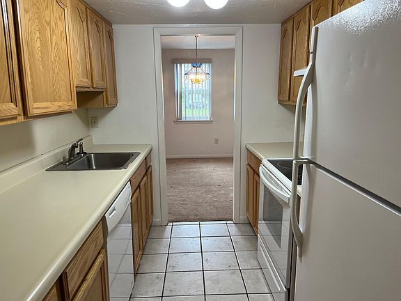 4th image of 111 Ethyl Way APT C