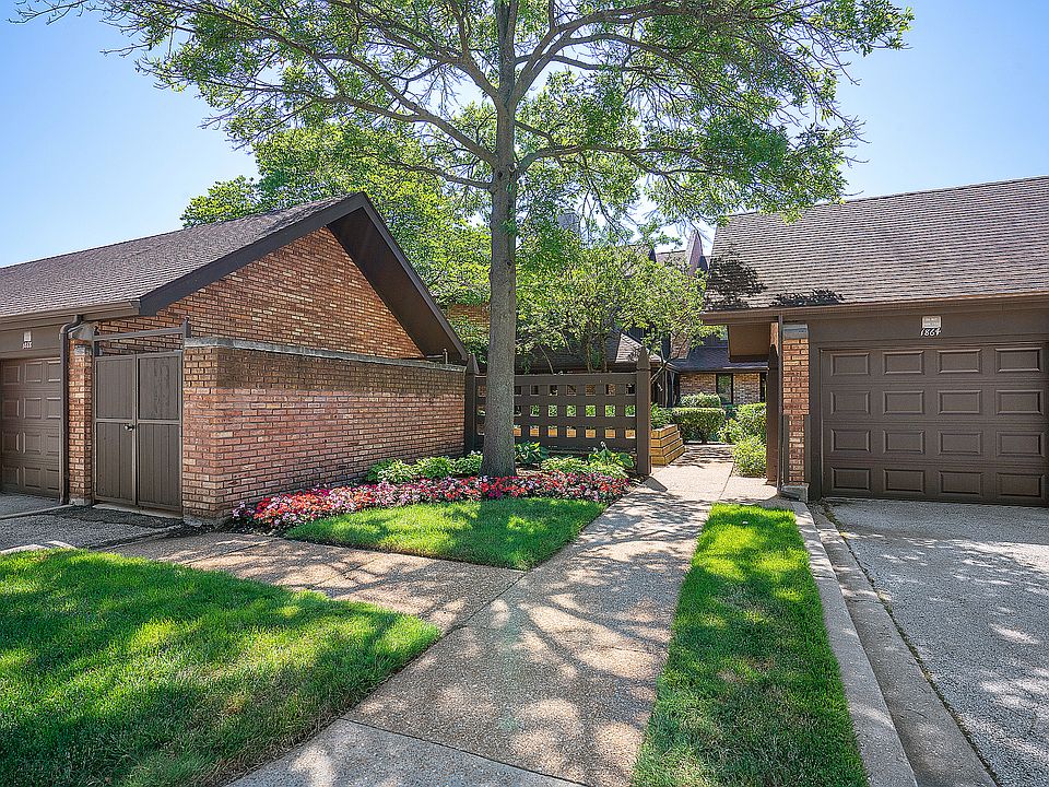 1st image of 1868 Mission Hills Ln